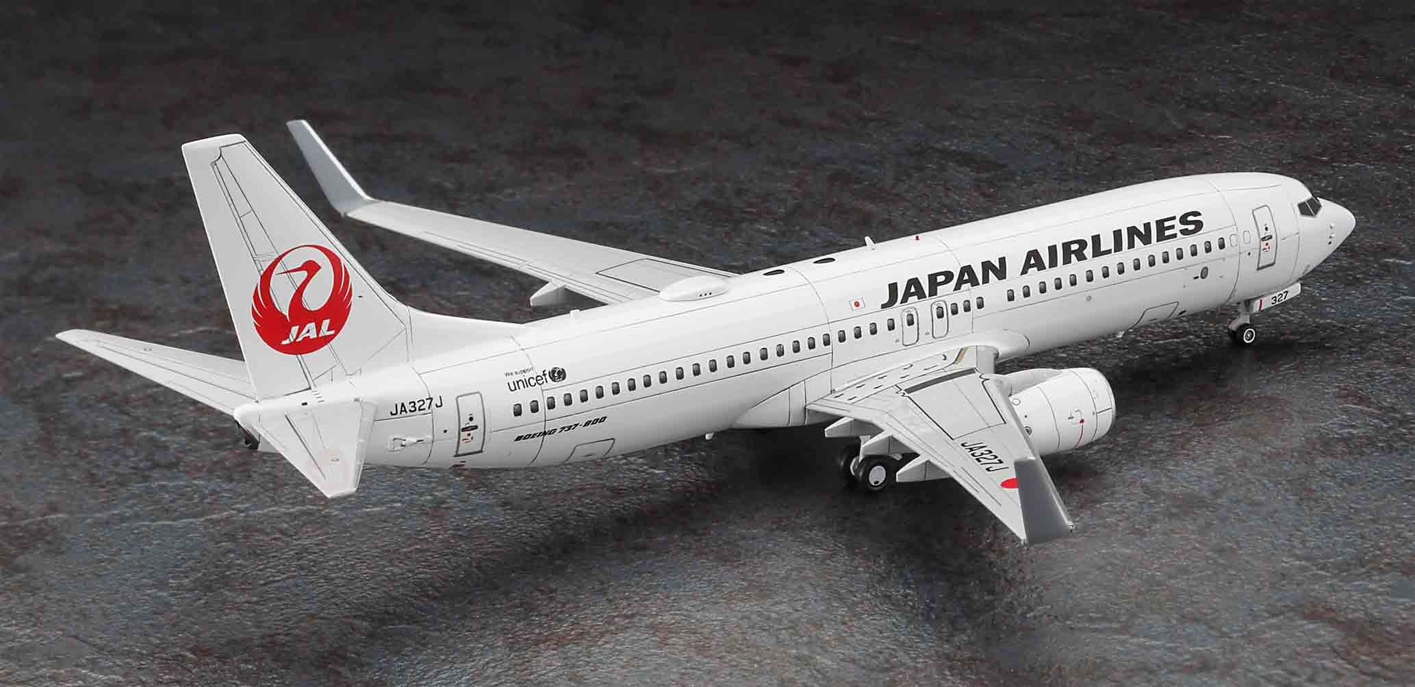 Hasegawa 1/200 JAL Boeing 737-800 Model Kit