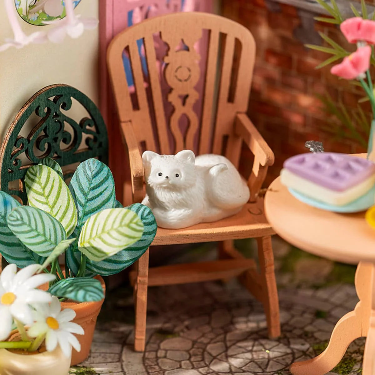 Rolife Fancy Tea Yard DIY Miniature House Kit