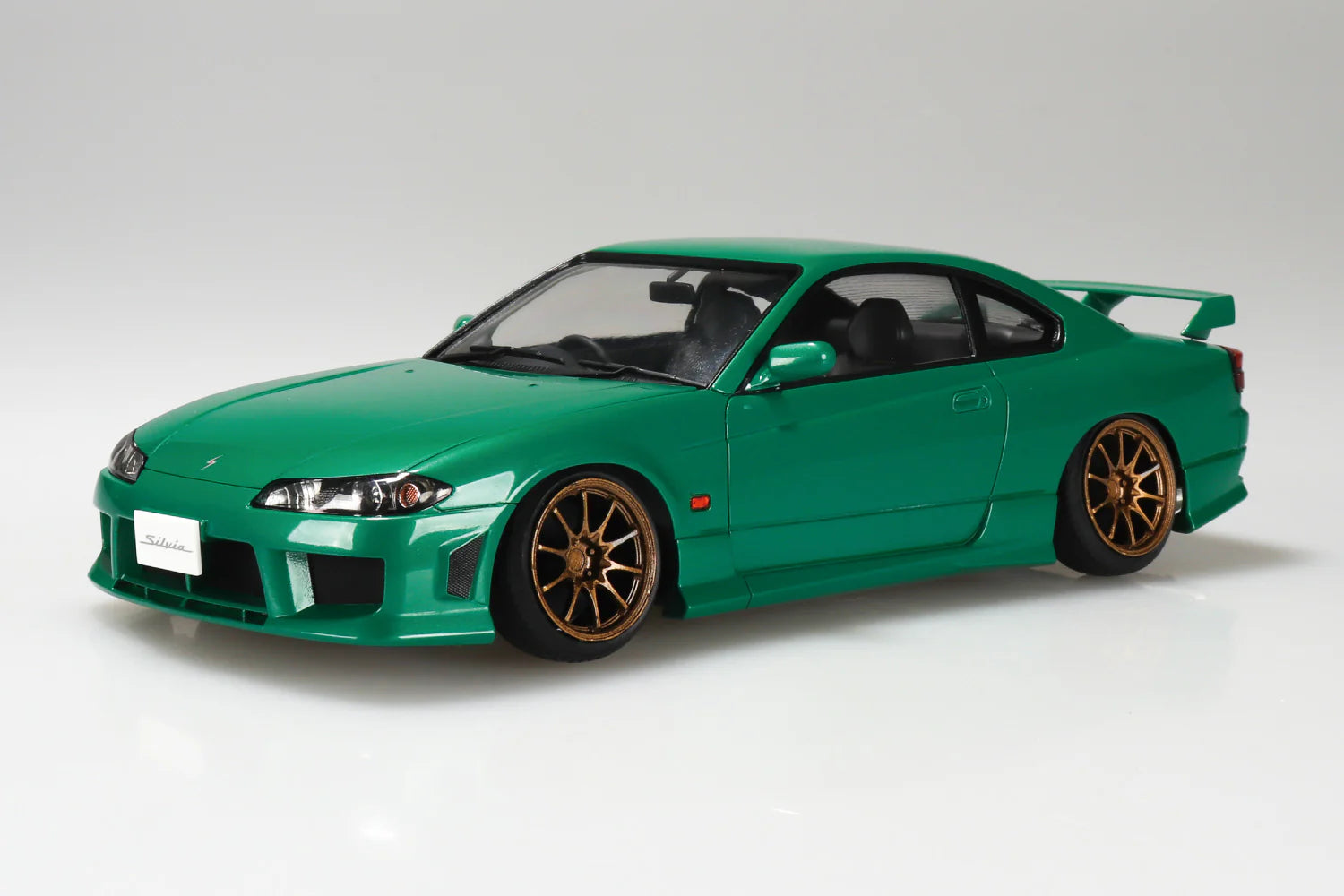 Aoshima 1/24 Nissan Silvia S15 1999 Air Suspension Custom Model Kit