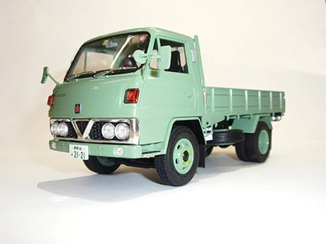 Fujimi 1/32 Mitsubishi Fuso Canter T200 1975 Model Kit