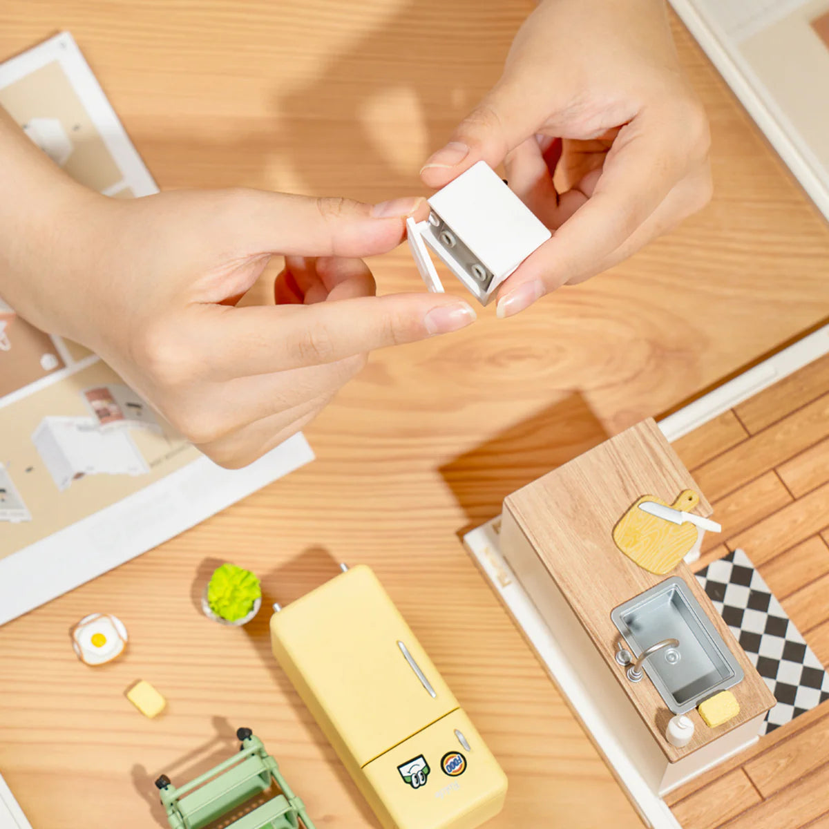 Rolife Happy Meals Kitchen DIY Super Creator Miniature House Kit