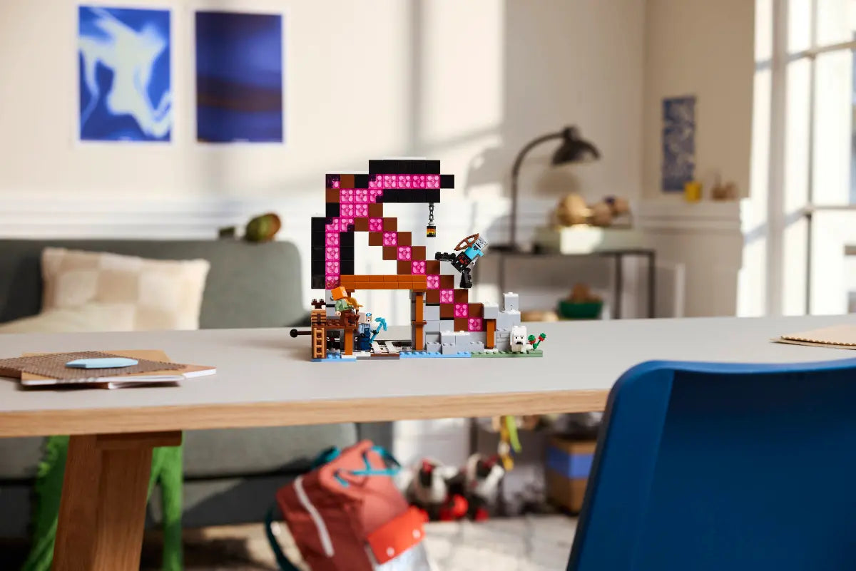 LEGO® Minecraft®: The Pickaxe Mine