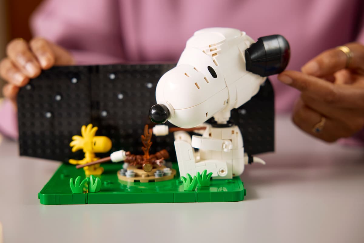 LEGO® Ideas: Peanuts: Snoopy's Doghouse
