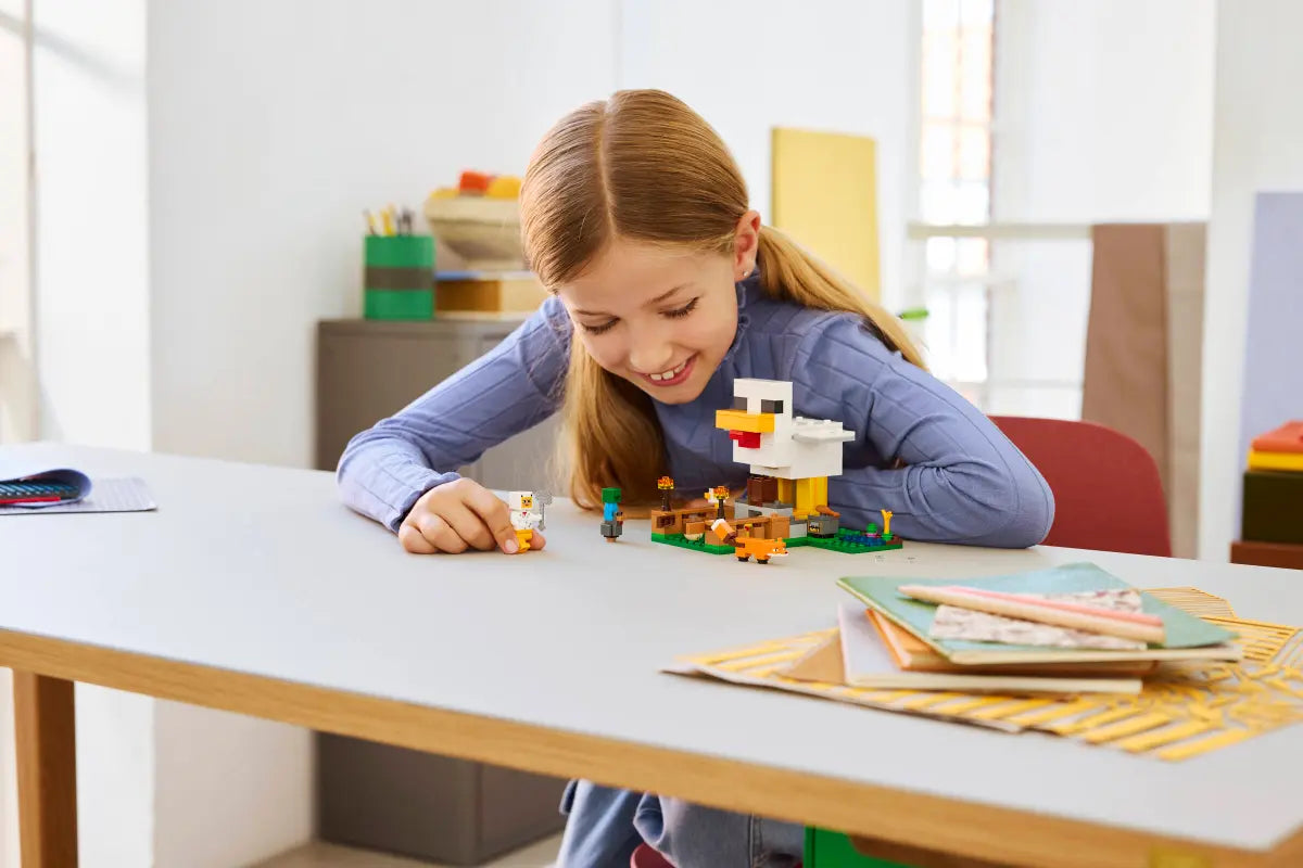 LEGO Minecraft: Chicken Farm