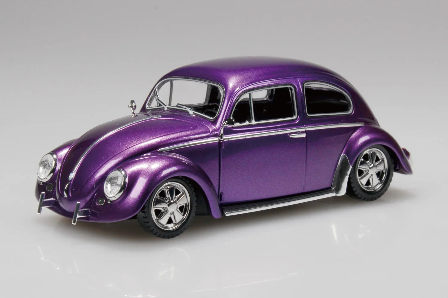 Aoshima 1/32 Volkswagen Beetle Custom (Metallic Purple) Plastic Model Kit