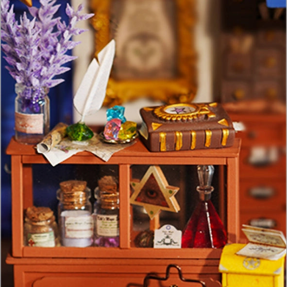 Rolife Kiki's Magic Emporium DIY Miniature House Kit