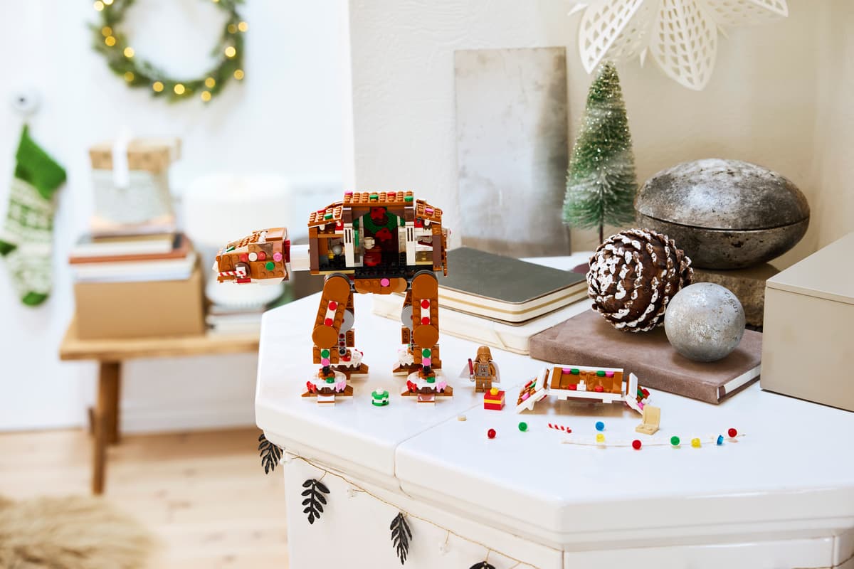 LEGO® Star Wars: Gingerbread AT-AT™ Walker