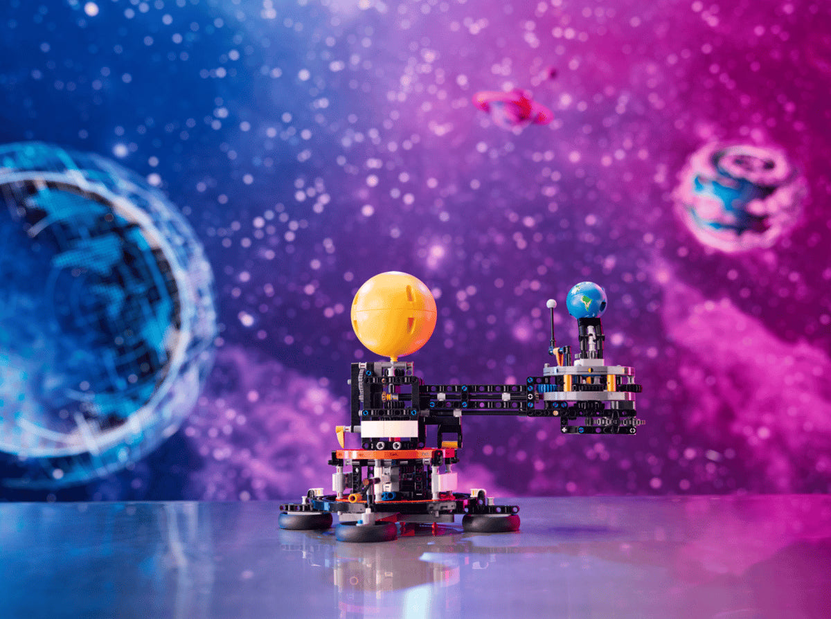 LEGO® Technic: Planet Earth and Moon in Orbit