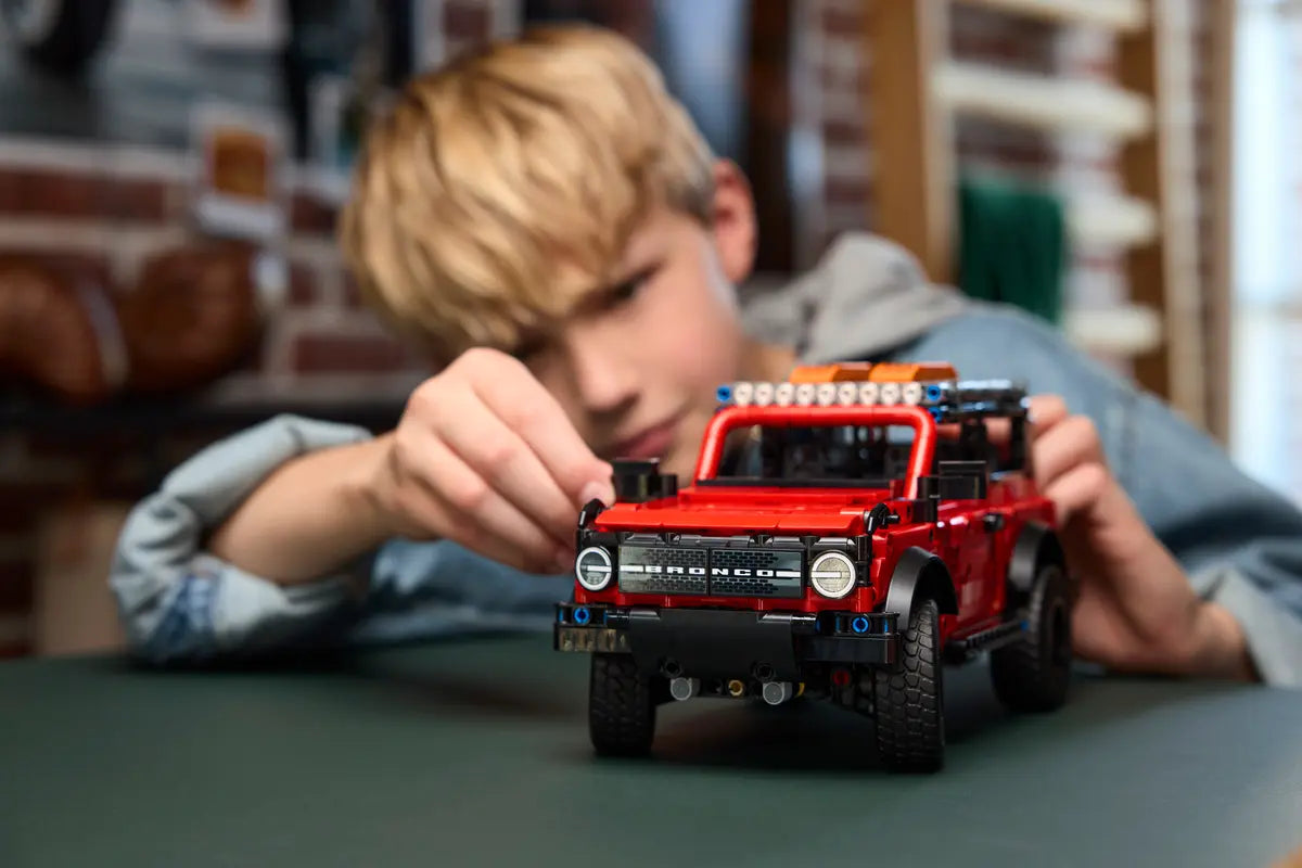 LEGO® Technic: Ford Bronco® SUV