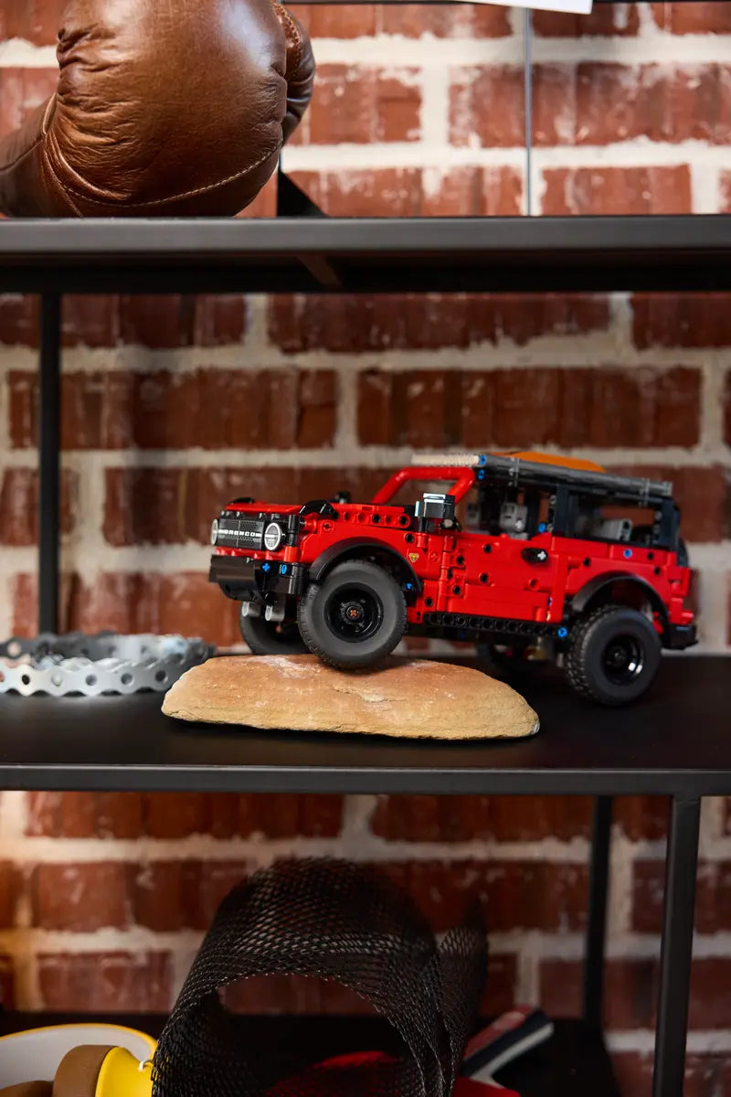LEGO® Technic: Ford Bronco® SUV