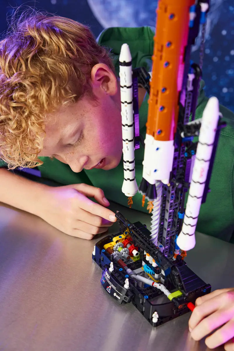 LEGO Technic: NASA Artemis Space Launch System Rocket