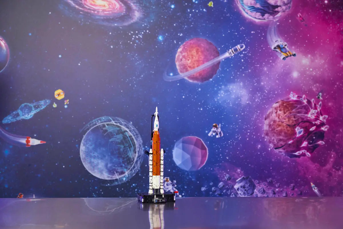 LEGO Technic: NASA Artemis Space Launch System Rocket