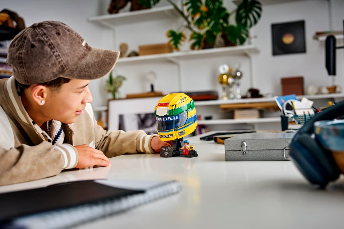LEGO® Editions: Ayrton Senna Helmet