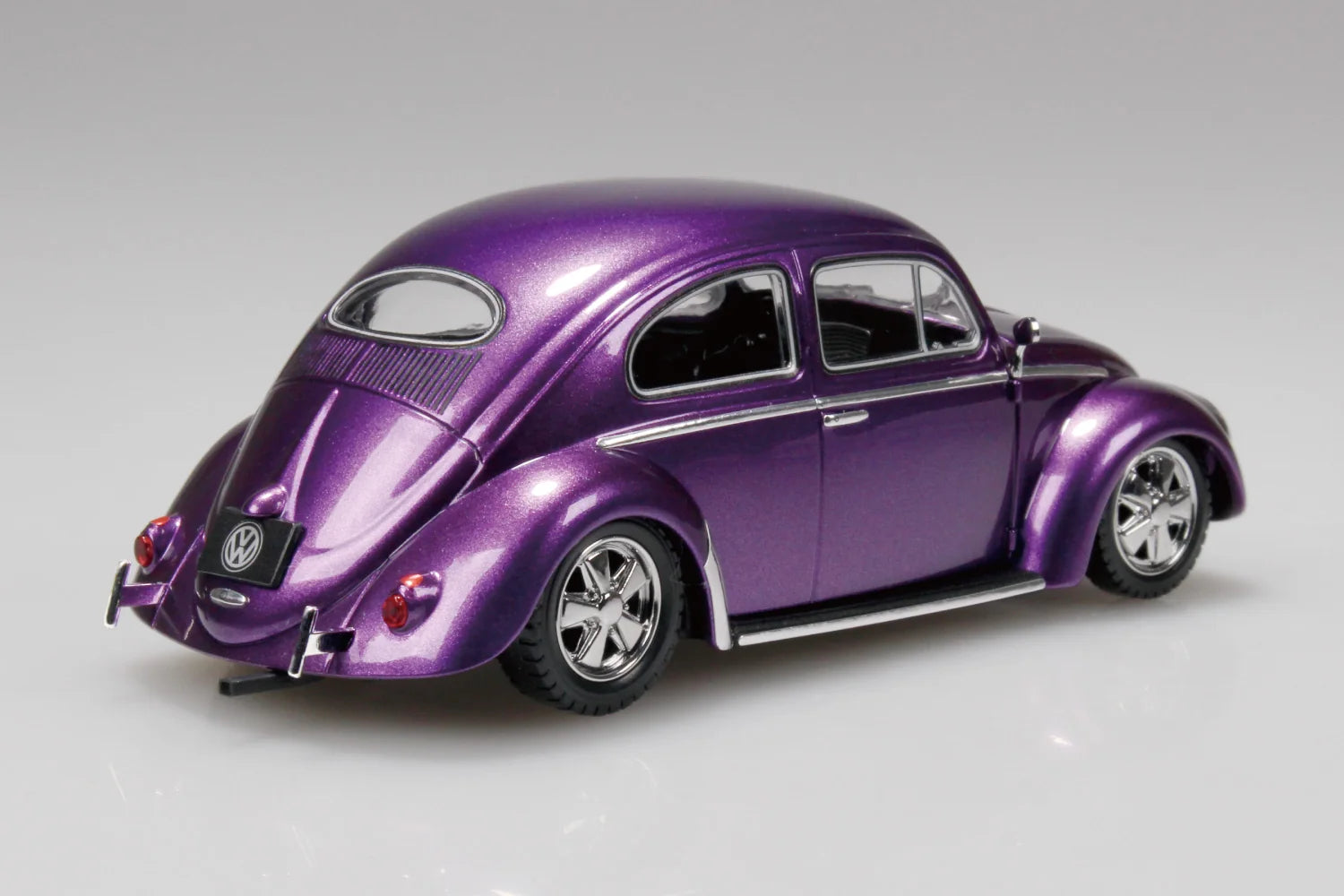Aoshima 1/32 Volkswagen Beetle Custom (Metallic Purple) Plastic Model Kit
