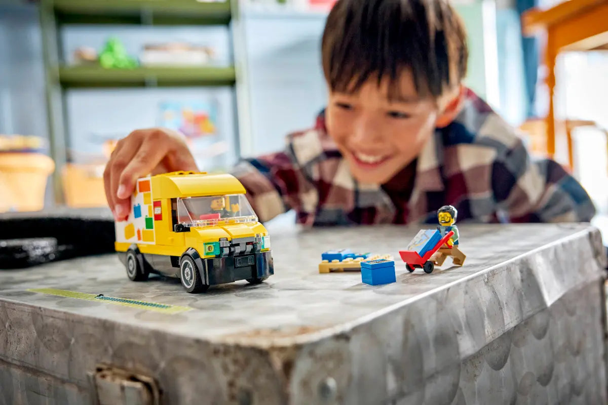 LEGO® City: The LEGO® Van
