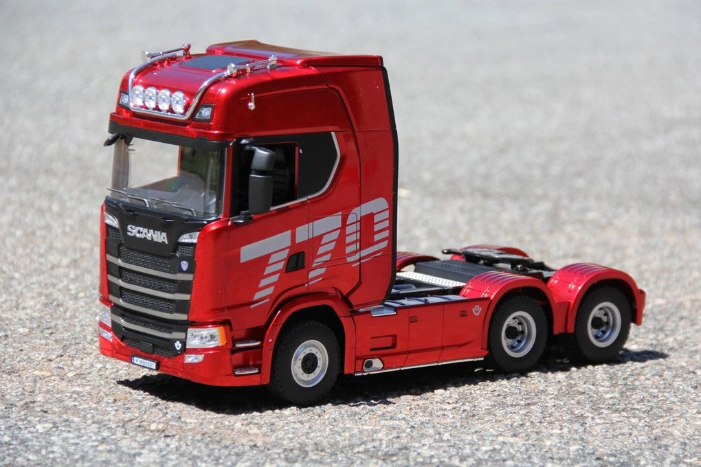 Huina Scania 770S Red 1/18 Scale RTR Semi Tractor
