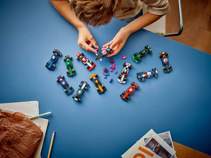 LEGO® Minifigures: F1® Collectible Race Cars