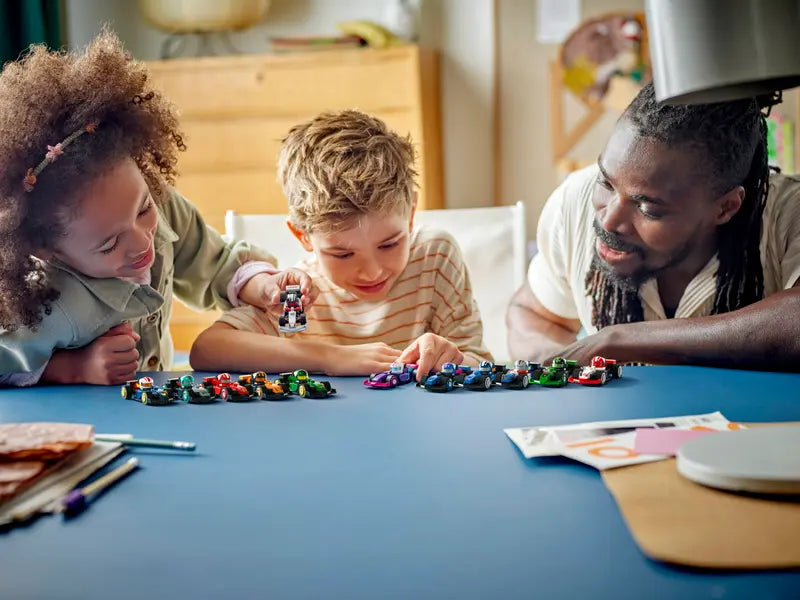 LEGO® Minifigures: F1® Collectible Race Cars