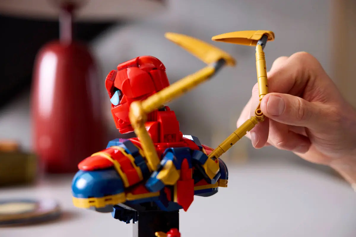 LEGO® Marvel: Iron Spider-Man Bust