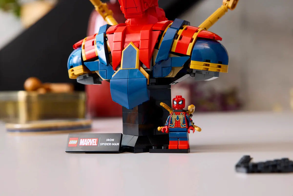 LEGO® Marvel: Iron Spider-Man Bust
