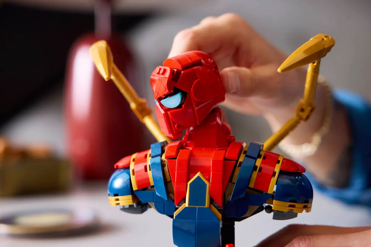 LEGO® Marvel: Iron Spider-Man Bust