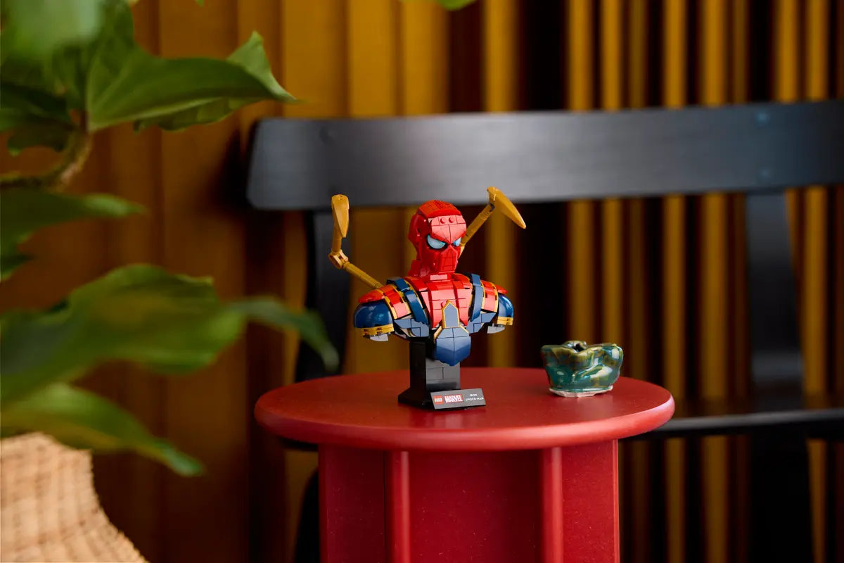 LEGO® Marvel: Iron Spider-Man Bust
