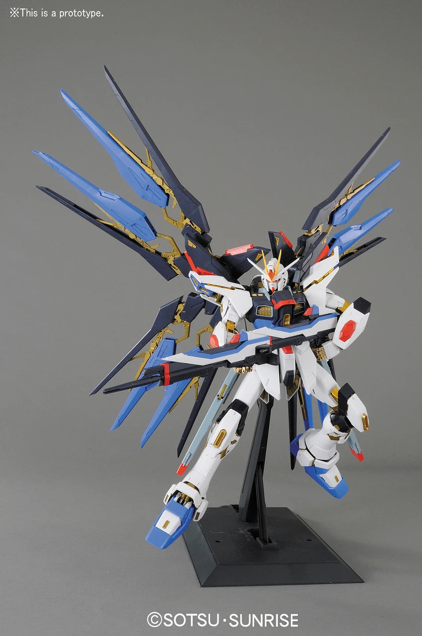 Bandai PG 1/60 Strike Freedom Gundam Plastic Model Kit