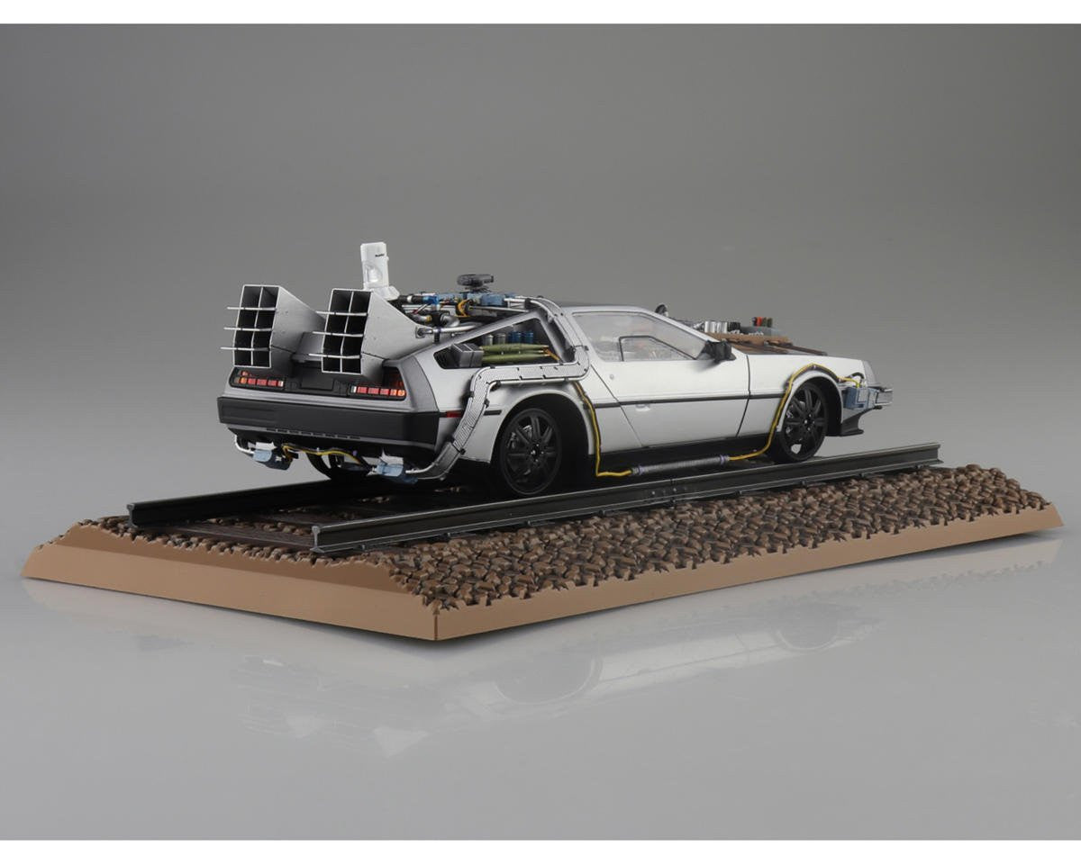 Aoshima 1/24 Time Machine (BACK TO THE FUTURE Part Ⅲ) Railroad Model Kit