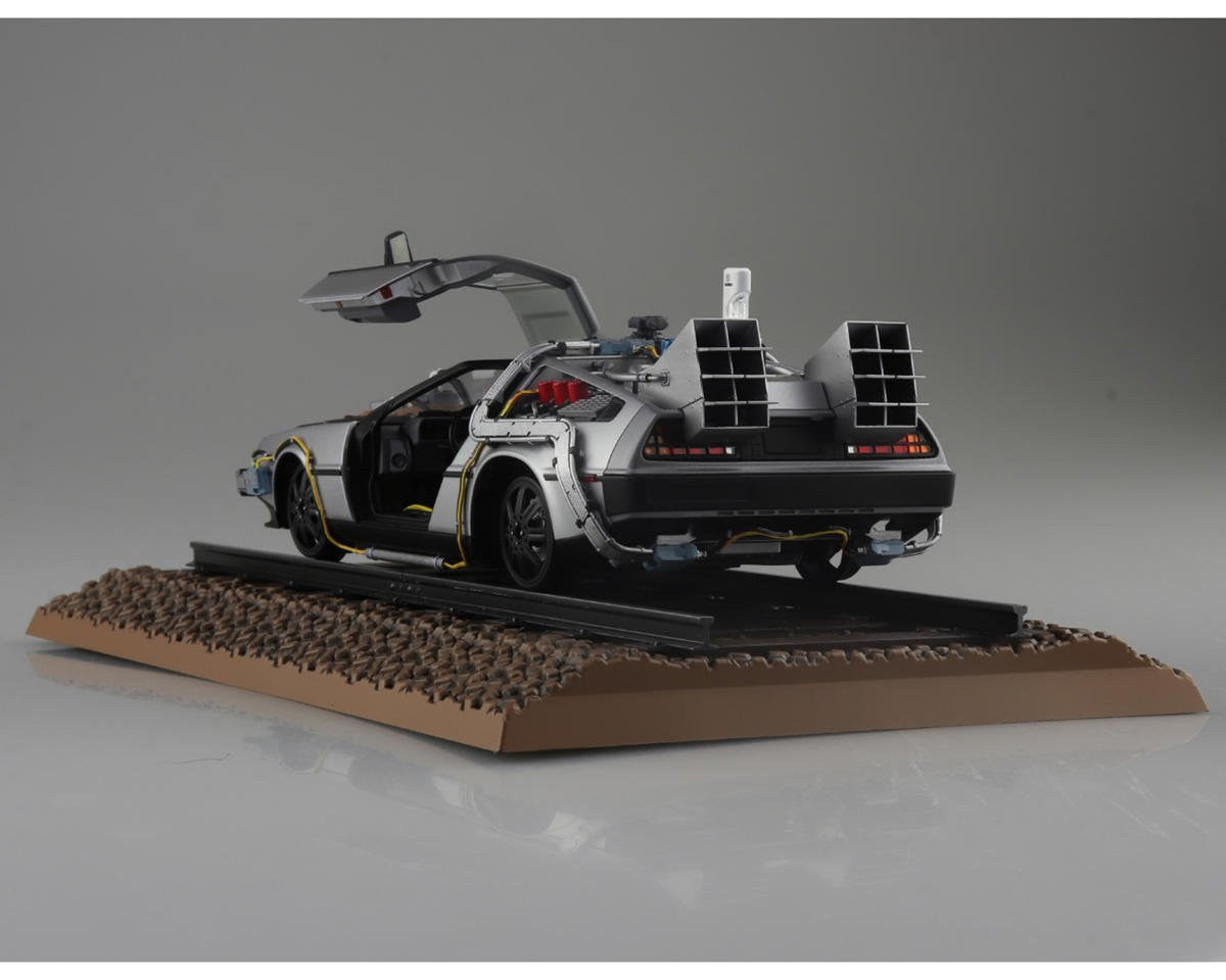 Aoshima 1/24 Time Machine (BACK TO THE FUTURE Part Ⅲ) Railroad Model Kit