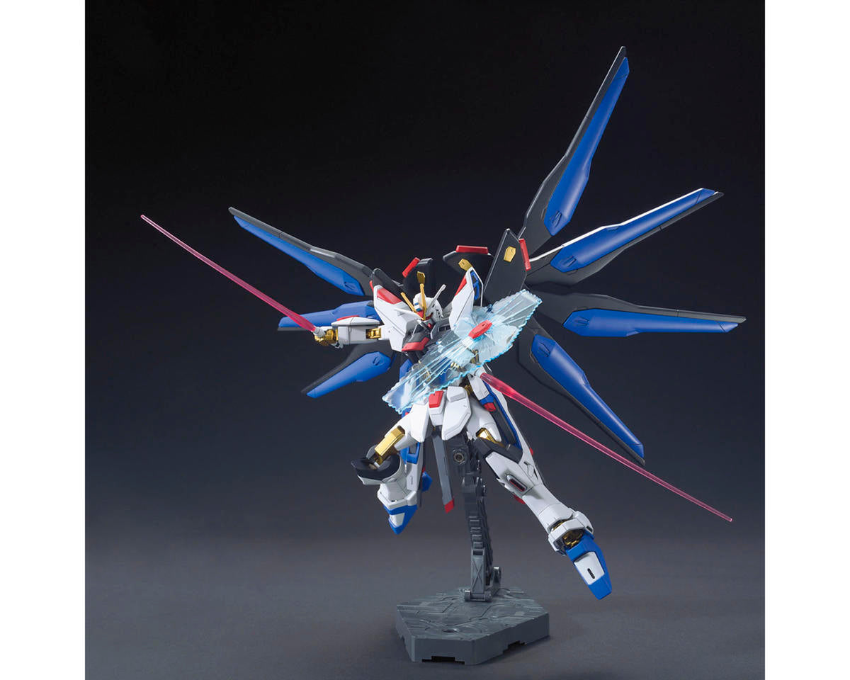 Bandai 1/144 HGCE #201 Strike Freedom Gundam "Gundam SEED Destiny" (Revive) Plastic Model Kit