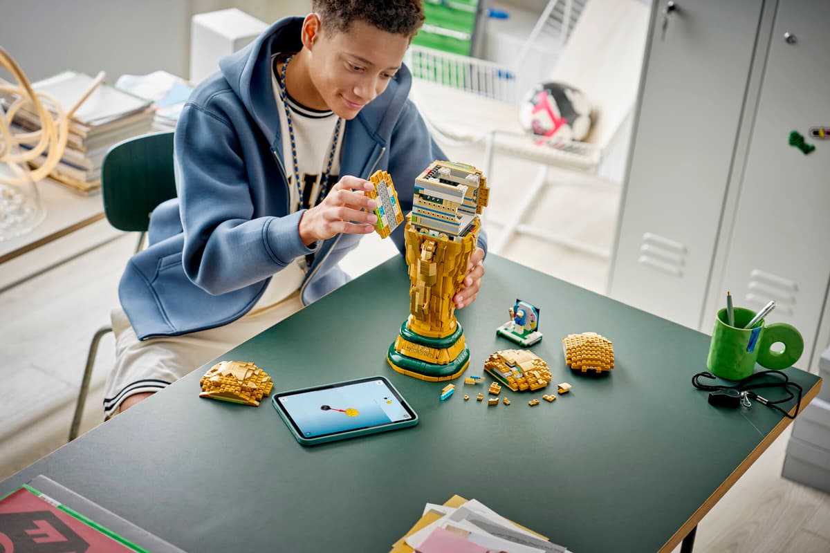 LEGO® Icons: FIFA World Cup™ Official Trophy