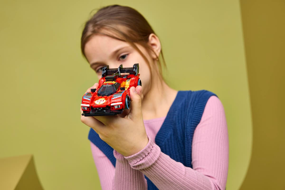 LEGO® Speed Champions: Ferrari 499P