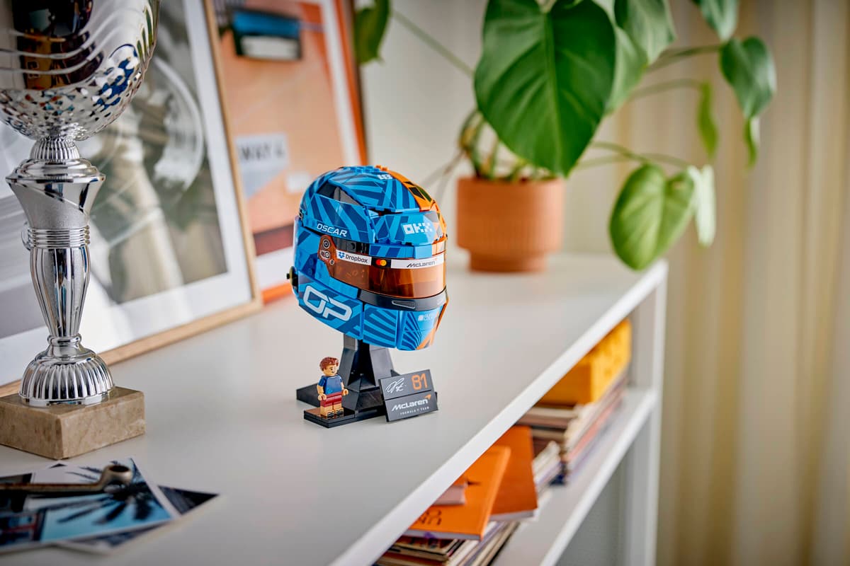 LEGO® Editions: McLaren Mastercard F1® Team Oscar Piastri Helmet