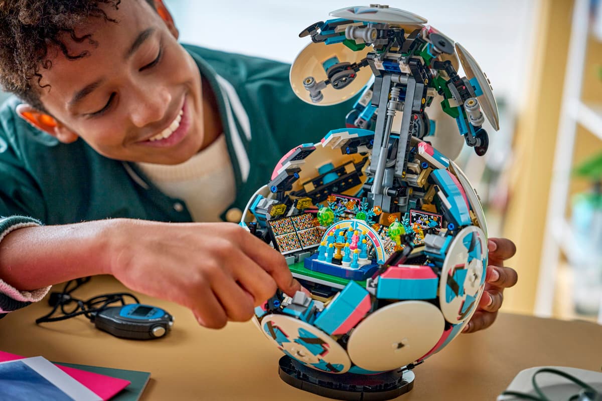 LEGO® Icons: Soccer Ball