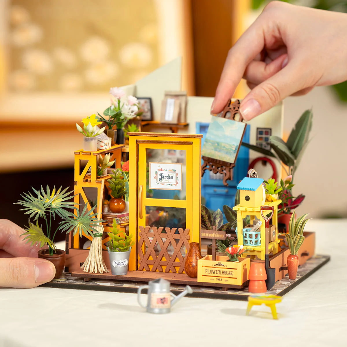 Rolife Cathy's Flower House DIY Miniature House Kit