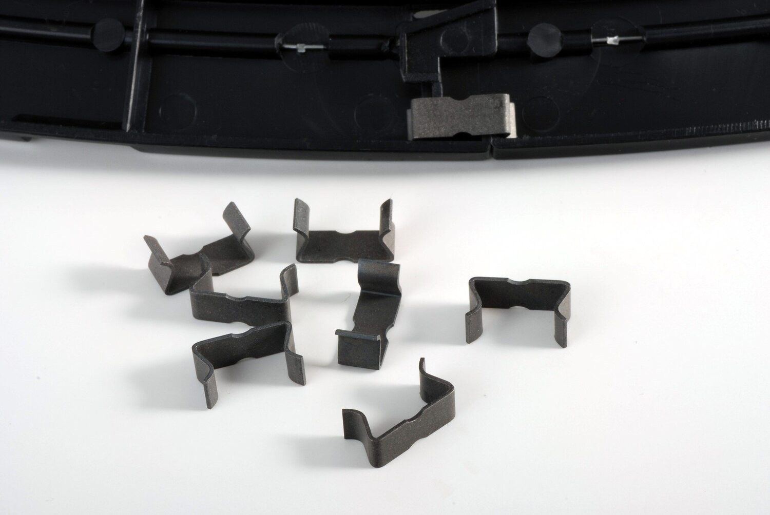AFX HO Scale Track Clips- 25 Pack