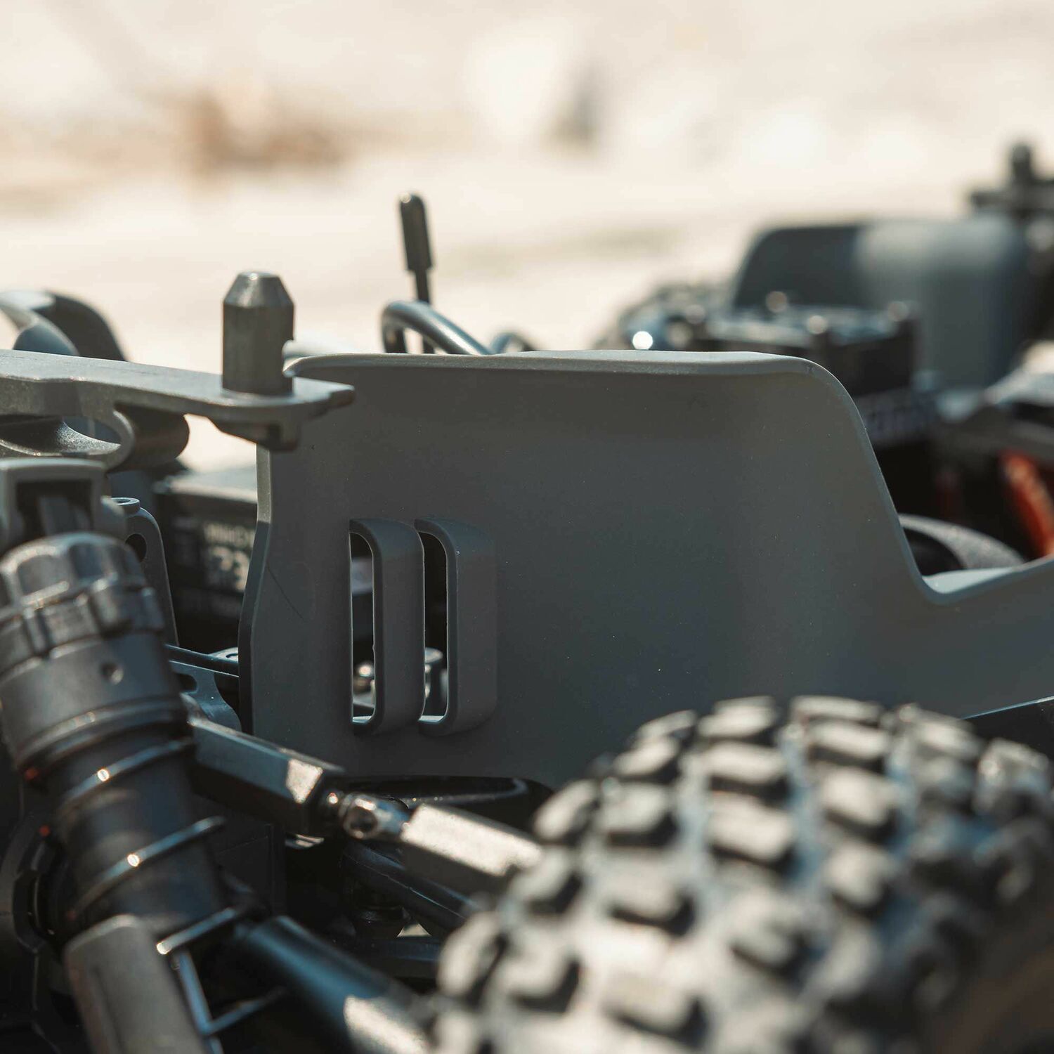 1/10 SENTON 223S BLX Brushless 4X4 Short Course Truck RTR with DSC, Red