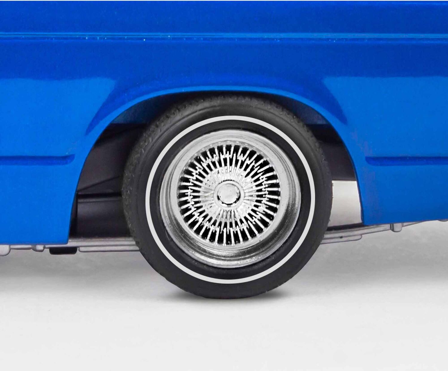 1/25 1991 Chevy S-10 Lowrider Special Edition Model Kit