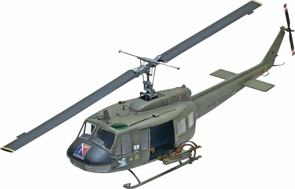 1/32 UH-1D Huey Gunship