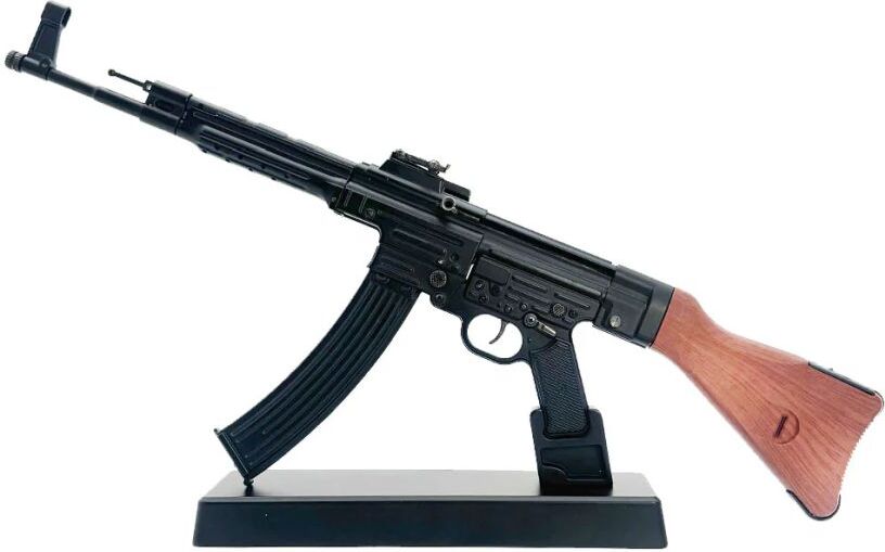 Miniature WW2 STG44 model Black