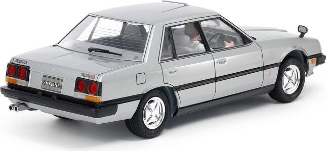 1/24 Nissan Skyline Sedan 2000 Turbo GT-E S Plastic Model