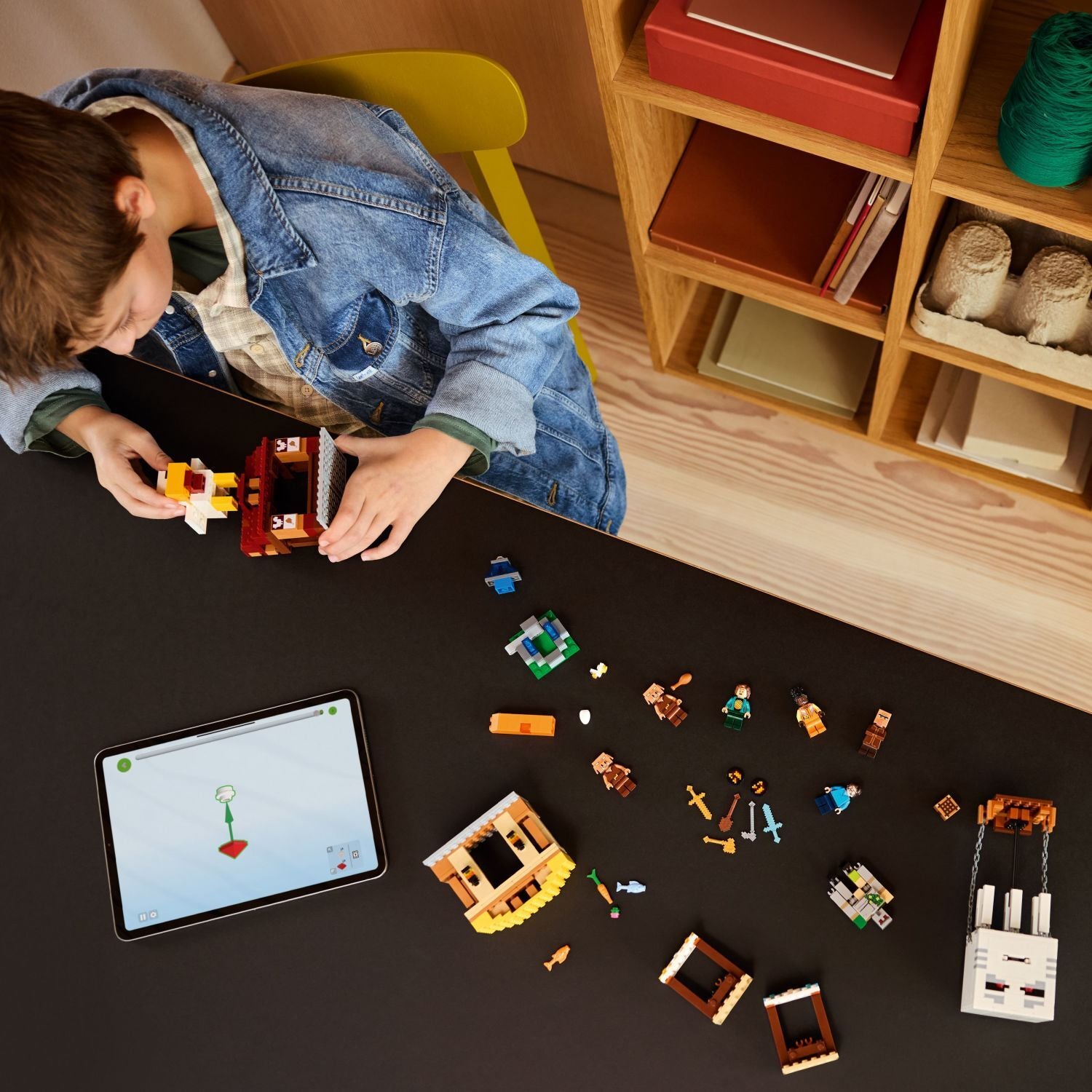 LEGO Minecraft: The Ghast Balloon Village Attack