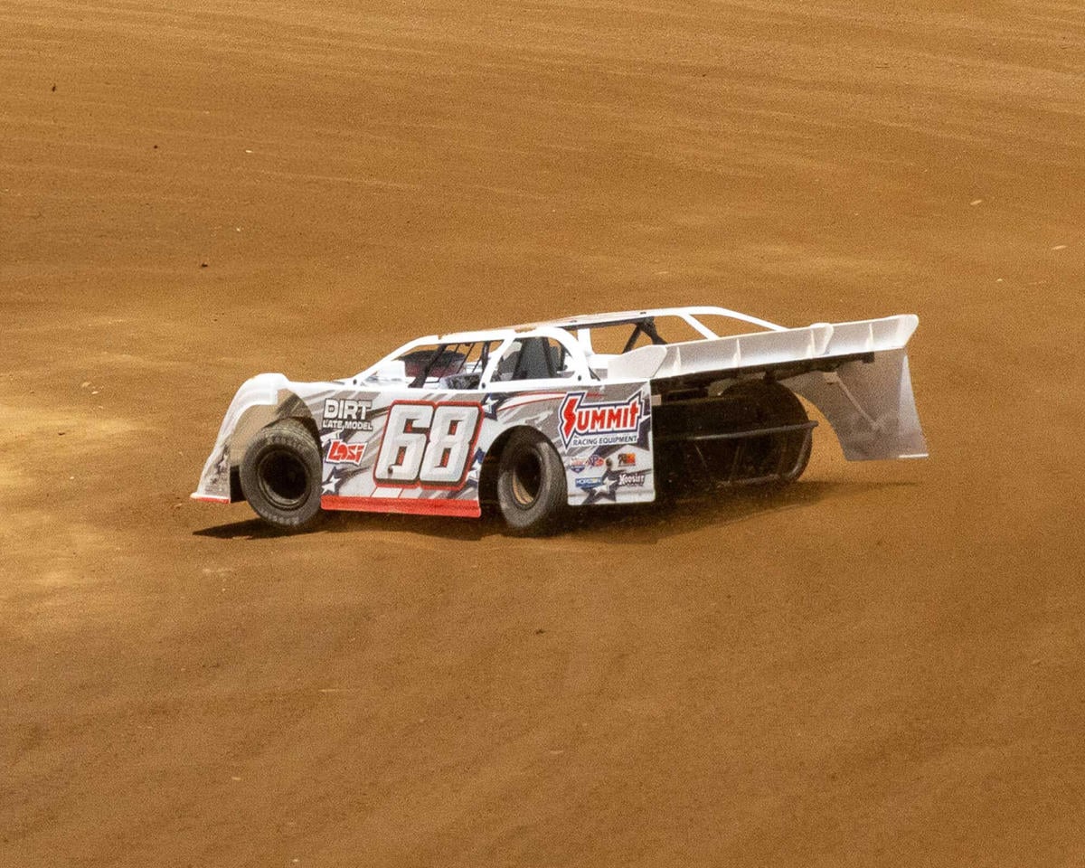 Losi 22S 1/10 Brushless 2WD RTR Dirt Oval Late Model Car (Summit Racing)
