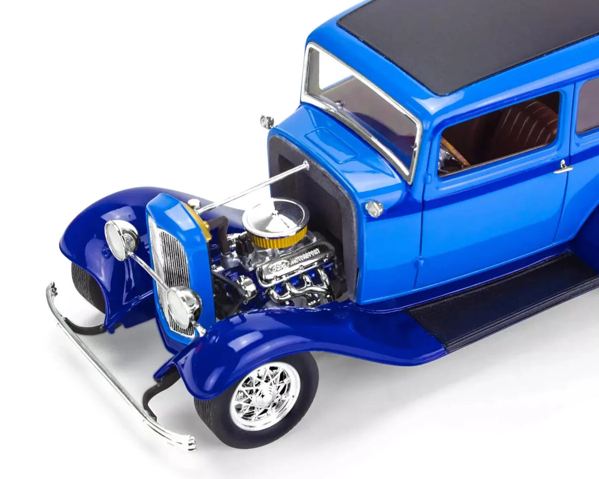 Revell 1/25 Scale 1932 Ford Tudor Sedan 2-in-1 Plastic Model Kit