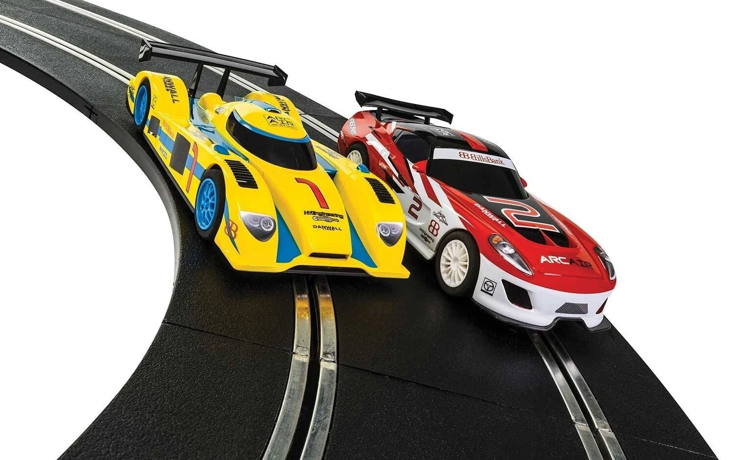 Scalextric Endurance Set LMT Yellow vs. GT Red