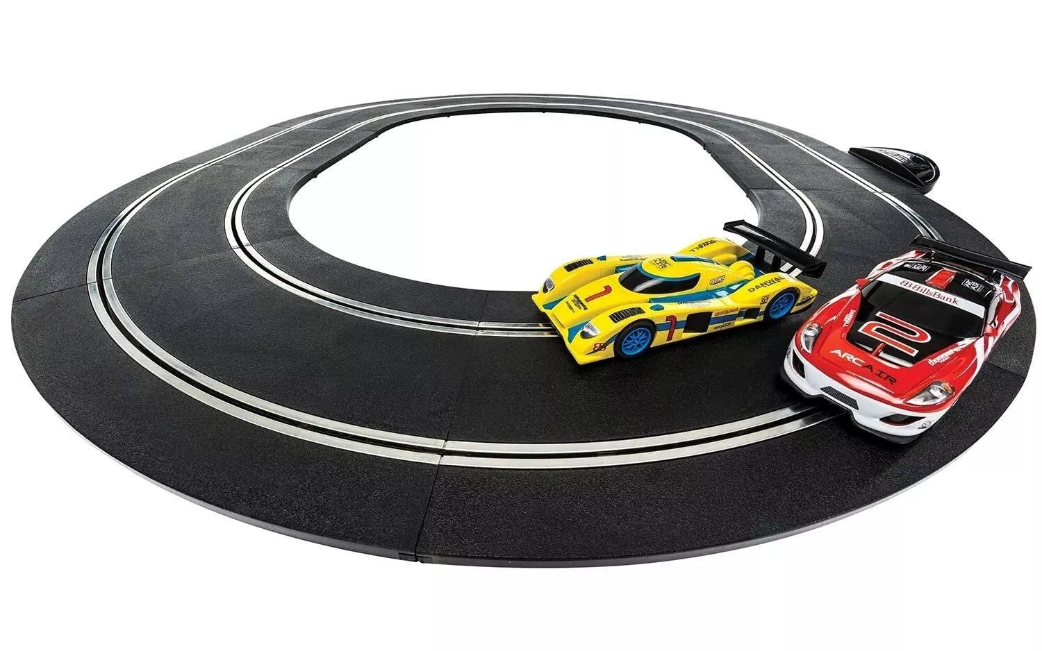 Scalextric Endurance Set LMT Yellow vs. GT Red