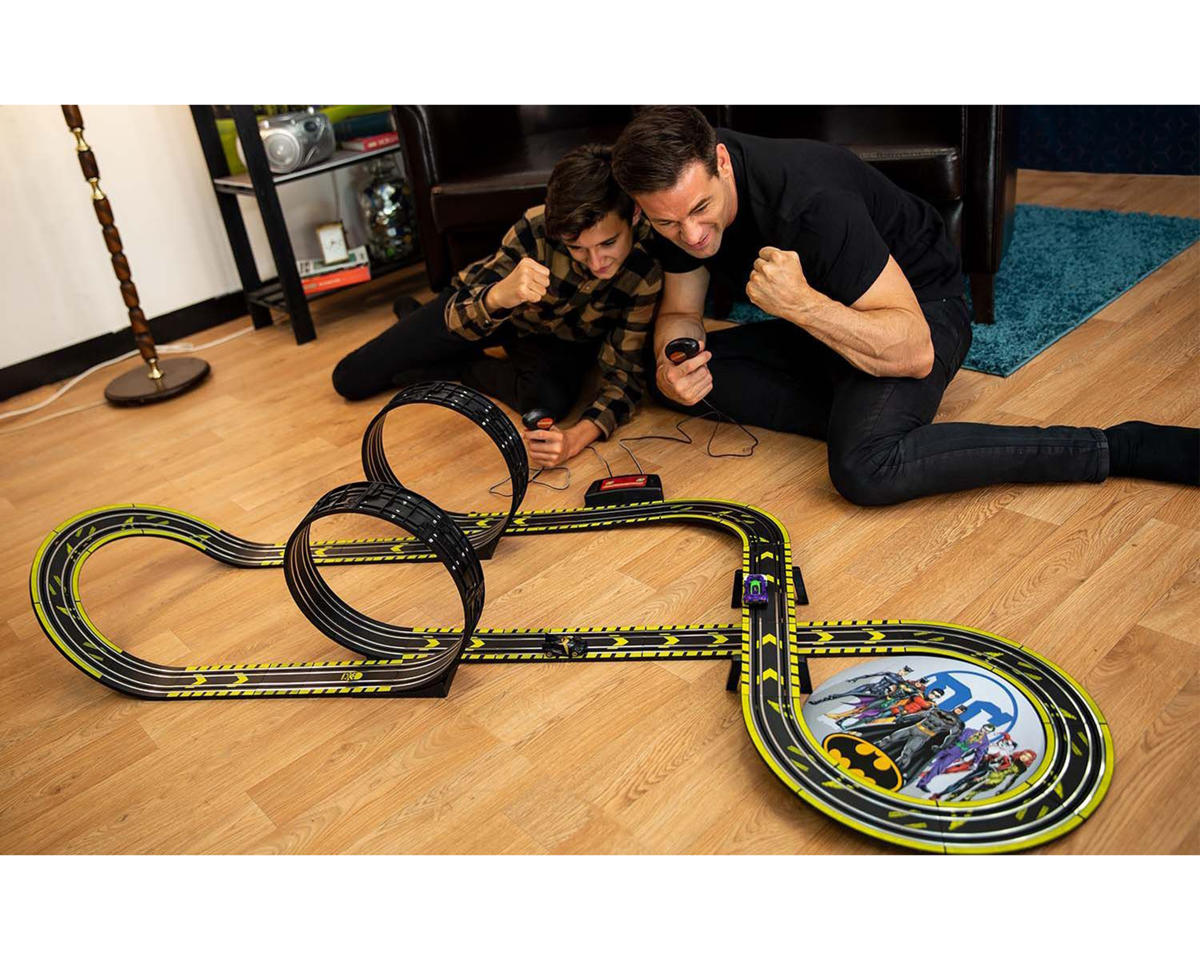 Scalextric Micro Batman vs Joker The Race For Gotham City - w/Micro Batman™ & Joker™ Cars