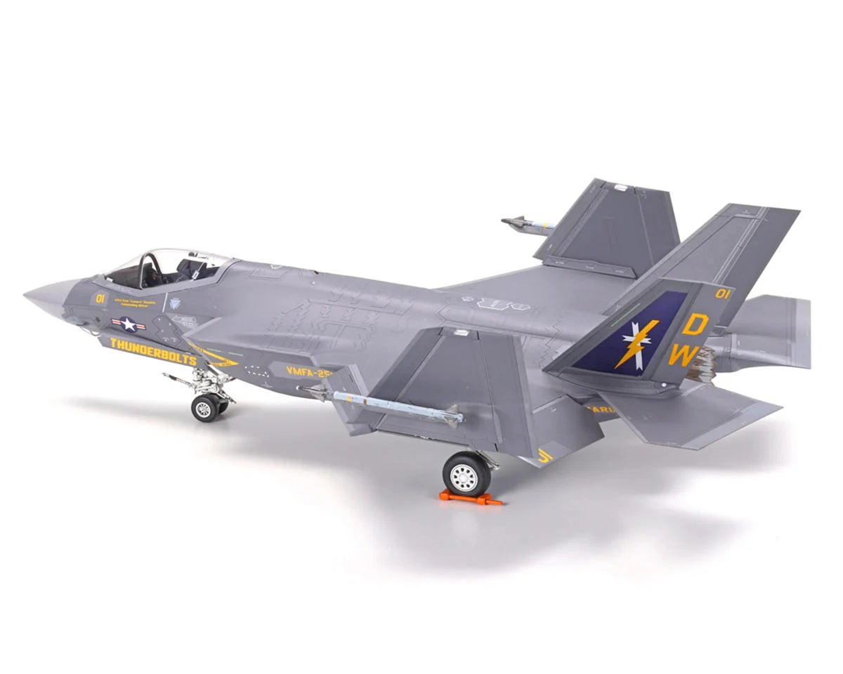 Tamiya 1/72 Lockheed Martin F-35C Lightning II War Bird Plastic Model Kit