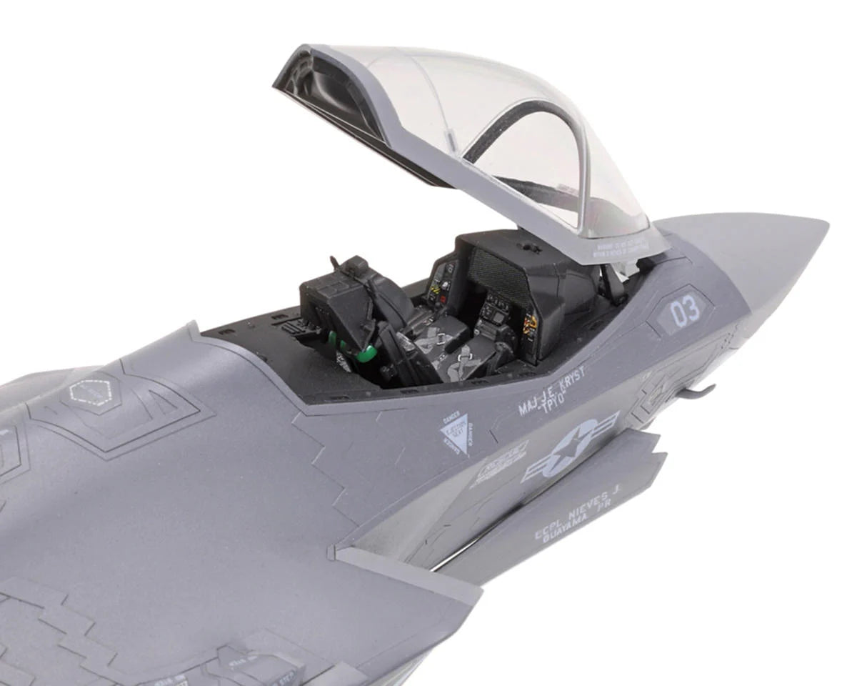 Tamiya 1/72 Lockheed Martin F-35C Lightning II War Bird Plastic Model Kit