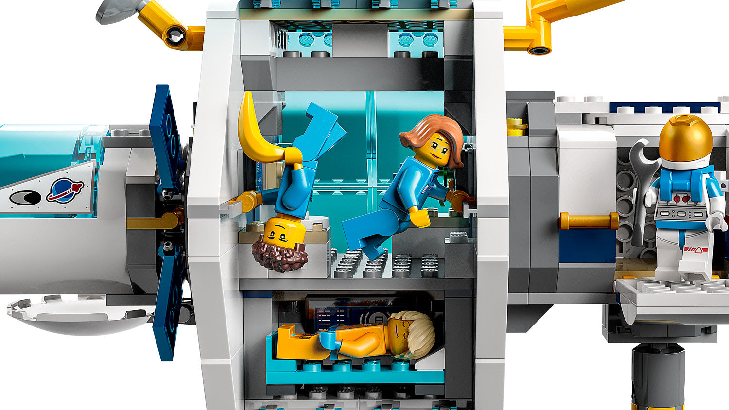 LEGO® Lunar Space Station